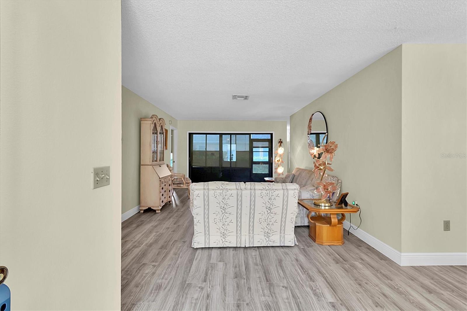 Image 14 of 34 For 4841 Wakefield Court 4841