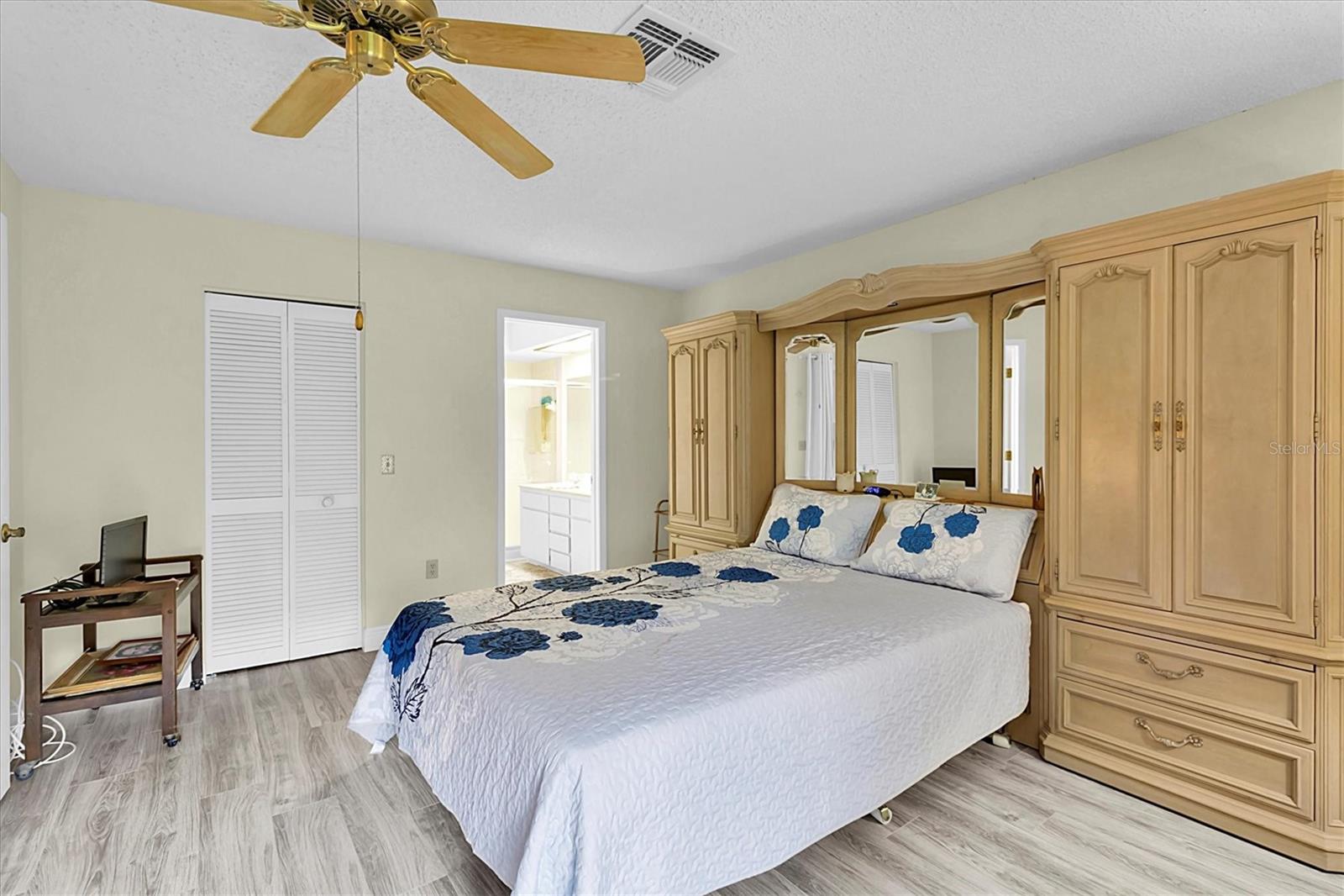 Image 17 of 34 For 4841 Wakefield Court 4841