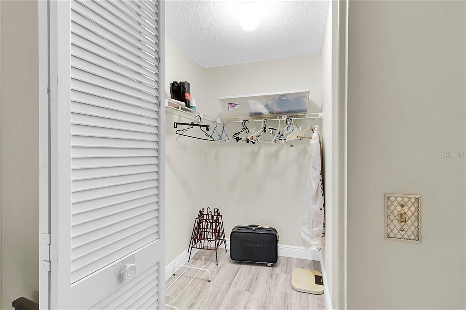 Image 18 of 34 For 4841 Wakefield Court 4841