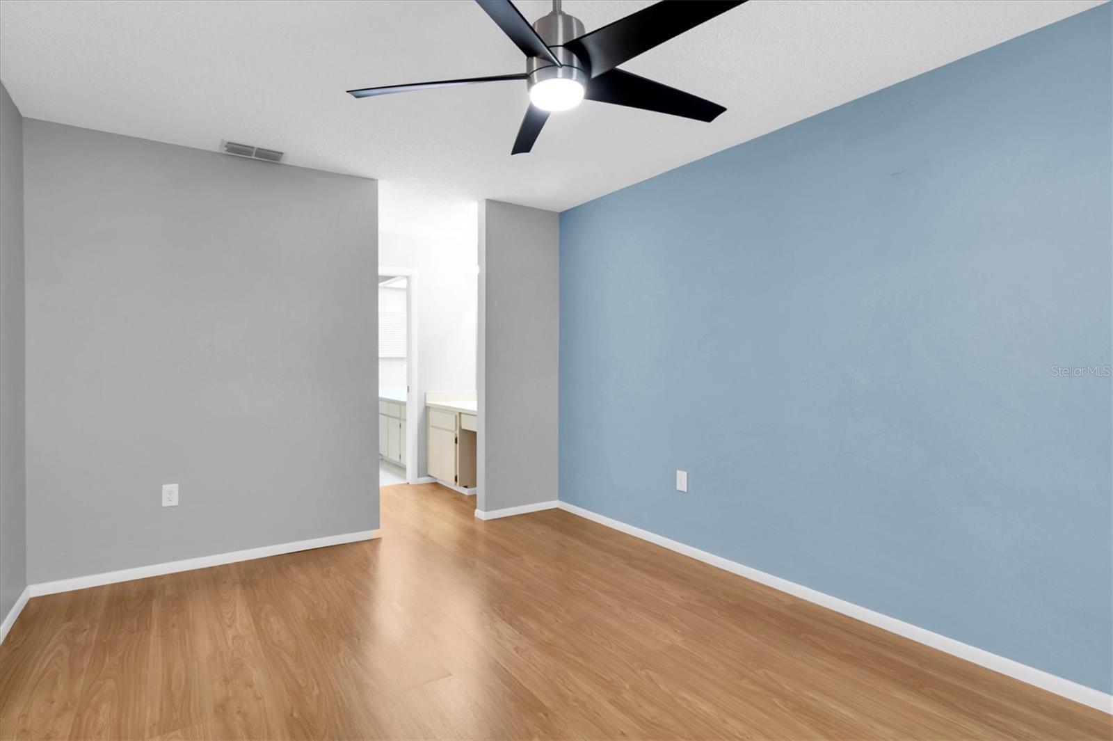 Image 17 of 34 For 9529 Bunker Hill Court 9529
