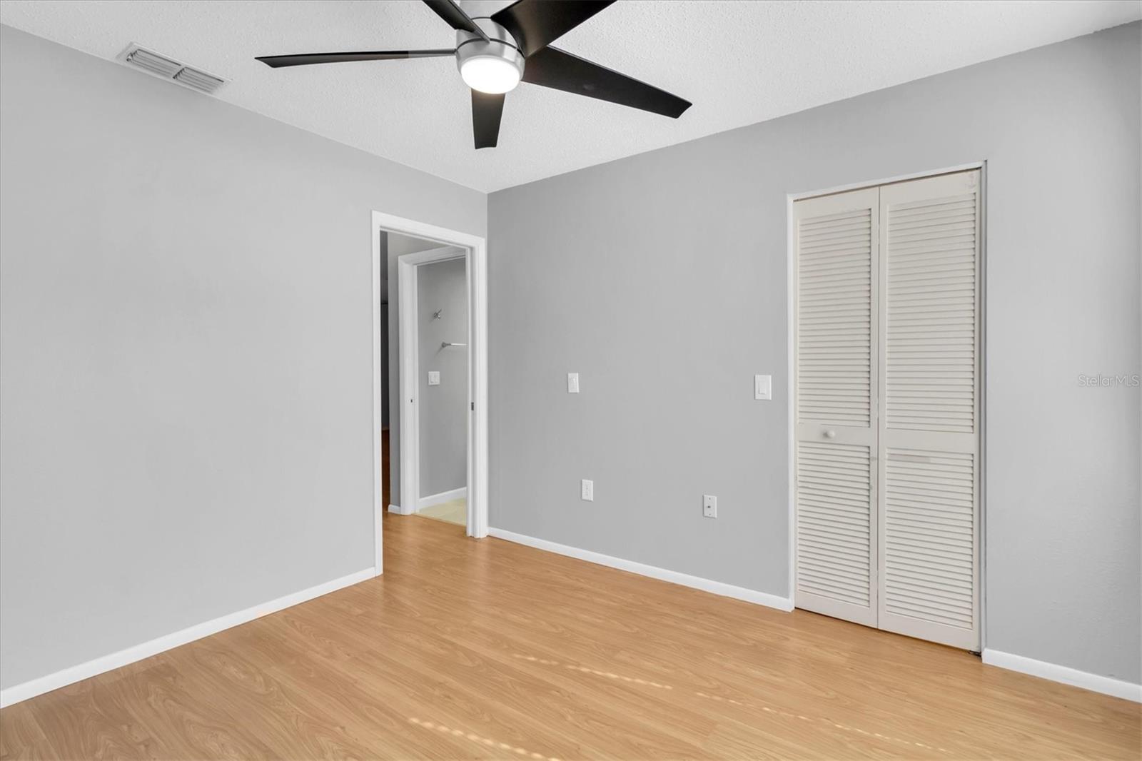 Image 24 of 34 For 9529 Bunker Hill Court 9529