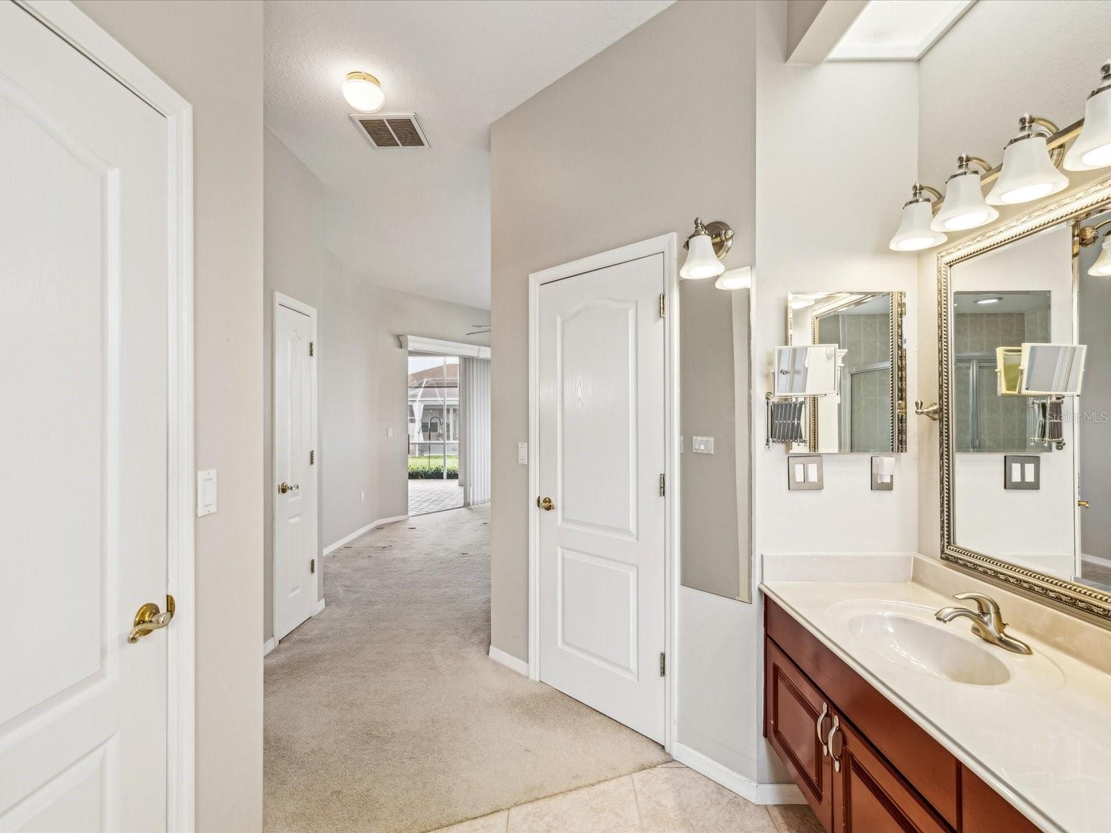 Image 11 of 75 For 13922 Talmage Loop