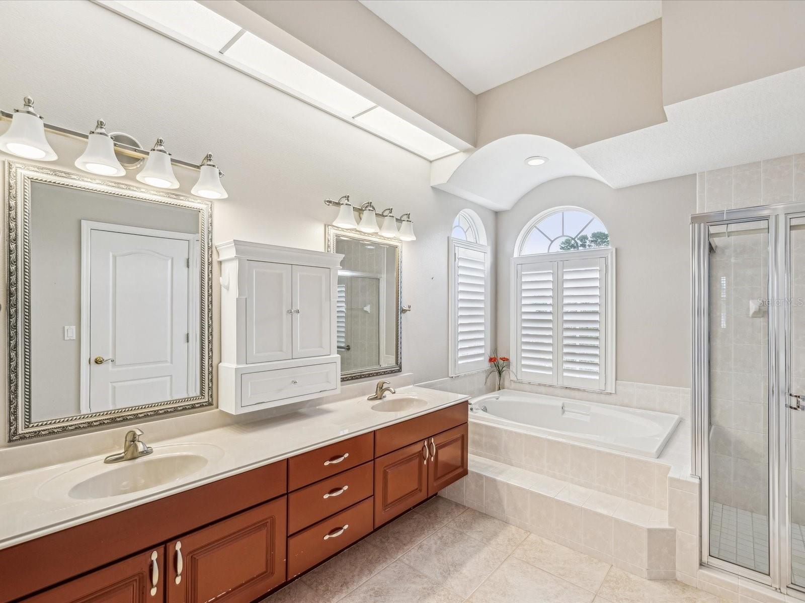 Image 12 of 75 For 13922 Talmage Loop