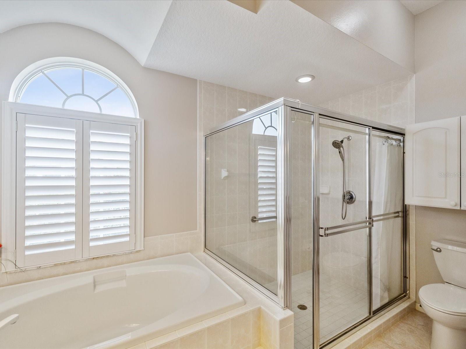Image 13 of 75 For 13922 Talmage Loop