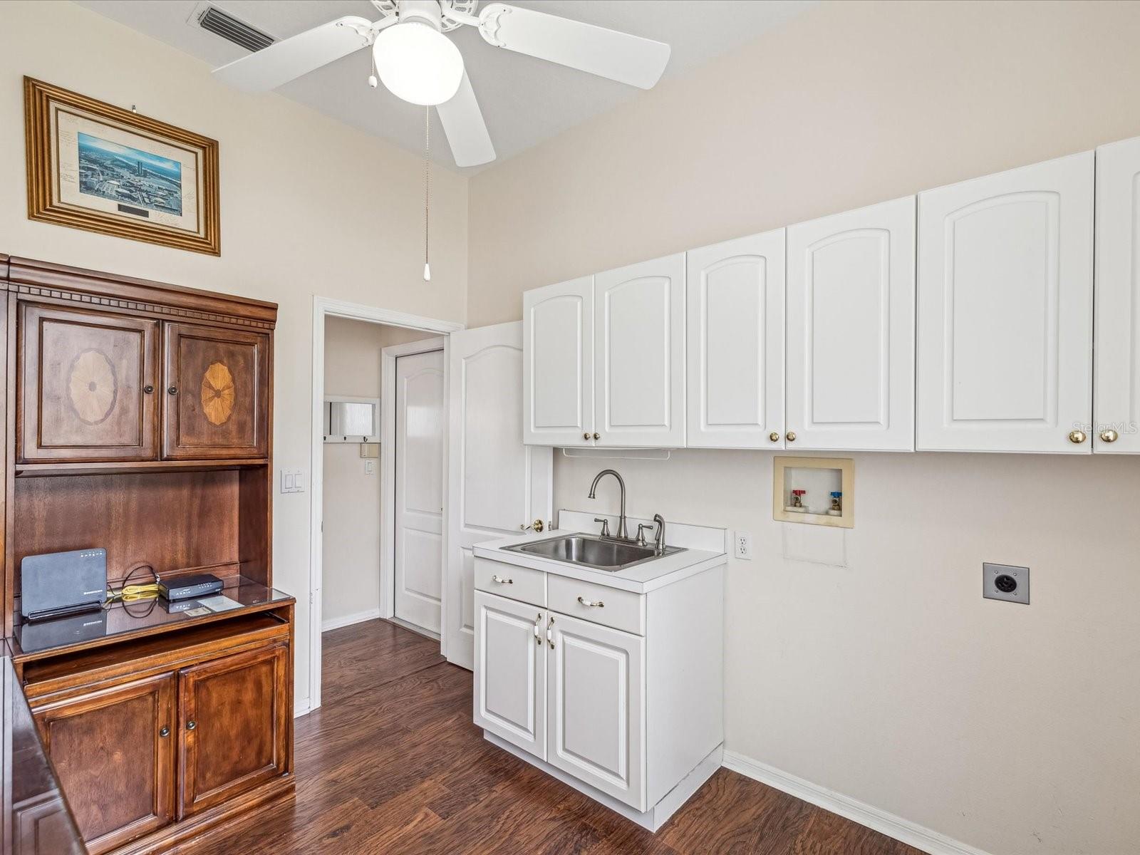 Image 33 of 75 For 13922 Talmage Loop