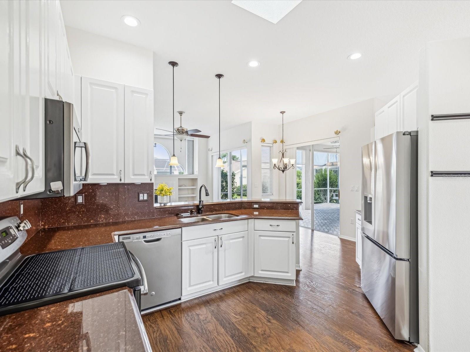 Image 4 of 75 For 13922 Talmage Loop