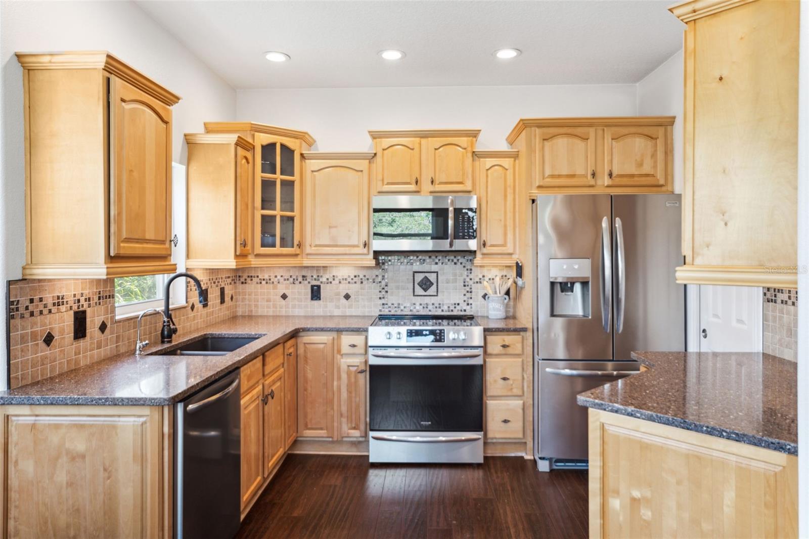 Image 10 of 61 For 7340 Brightwaters Court