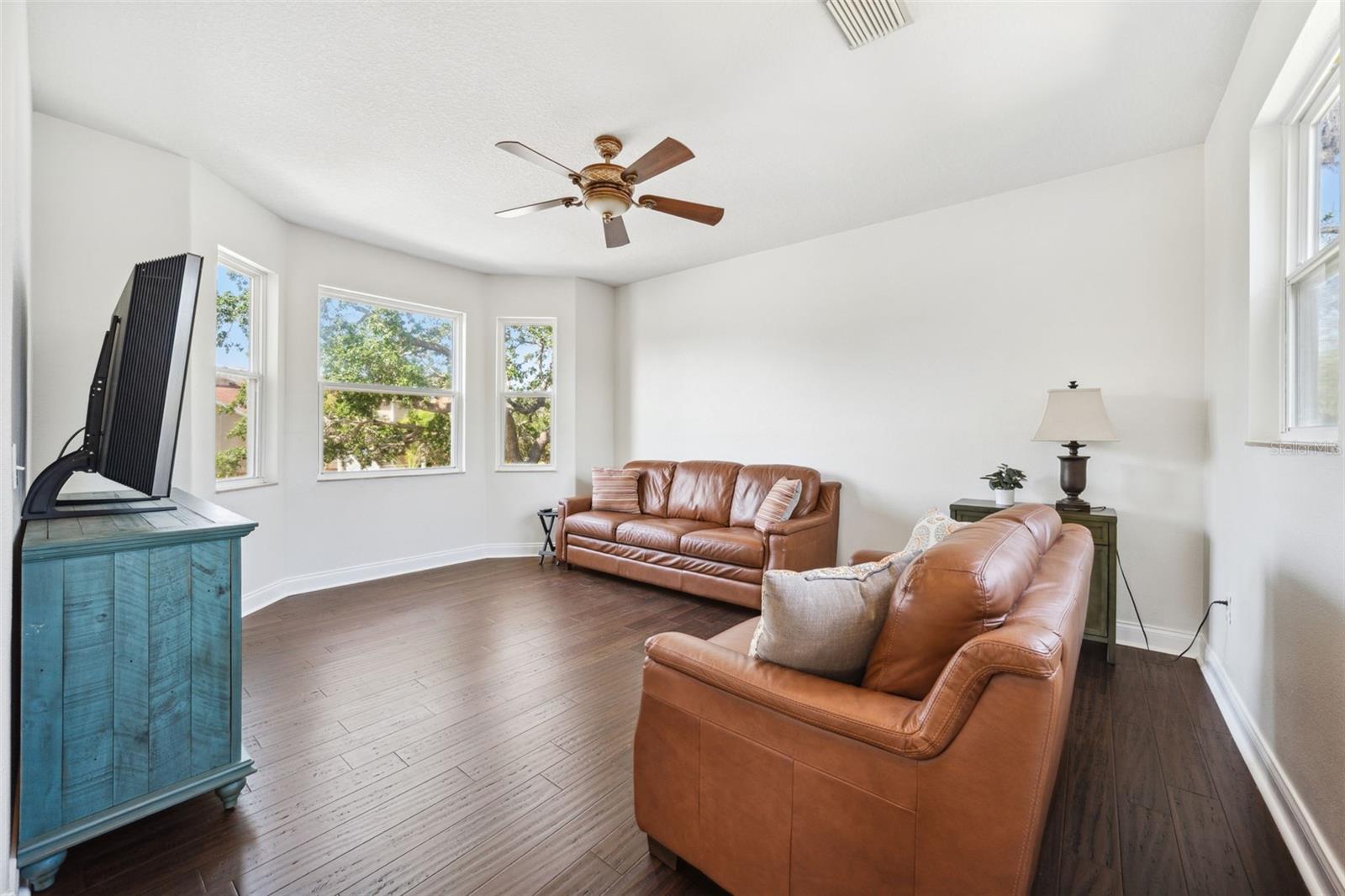 Image 16 of 61 For 7340 Brightwaters Court