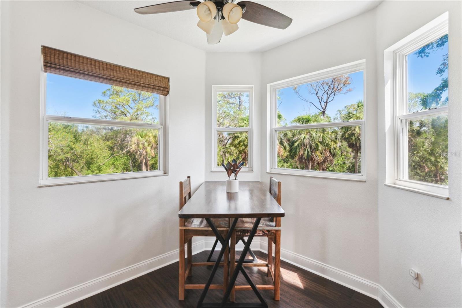 Image 7 of 61 For 7340 Brightwaters Court