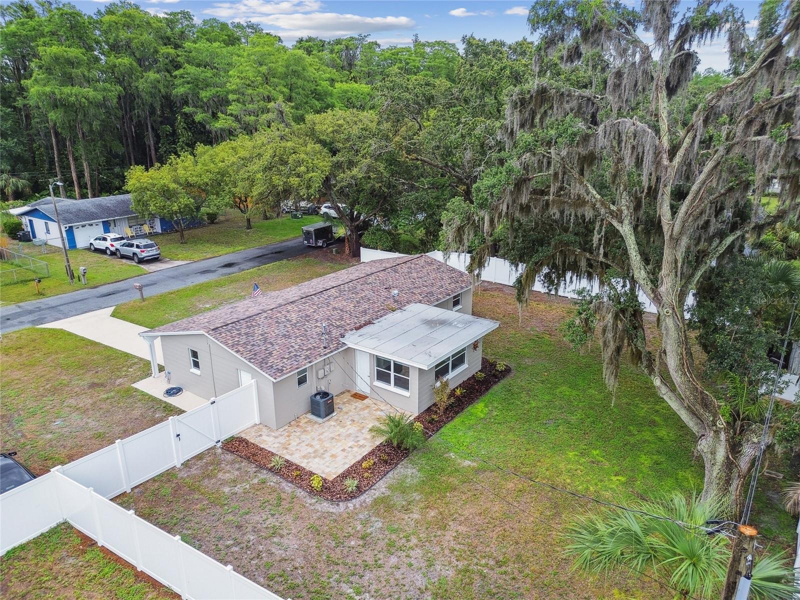 Image 4 of 40 For 7545 Banner Street