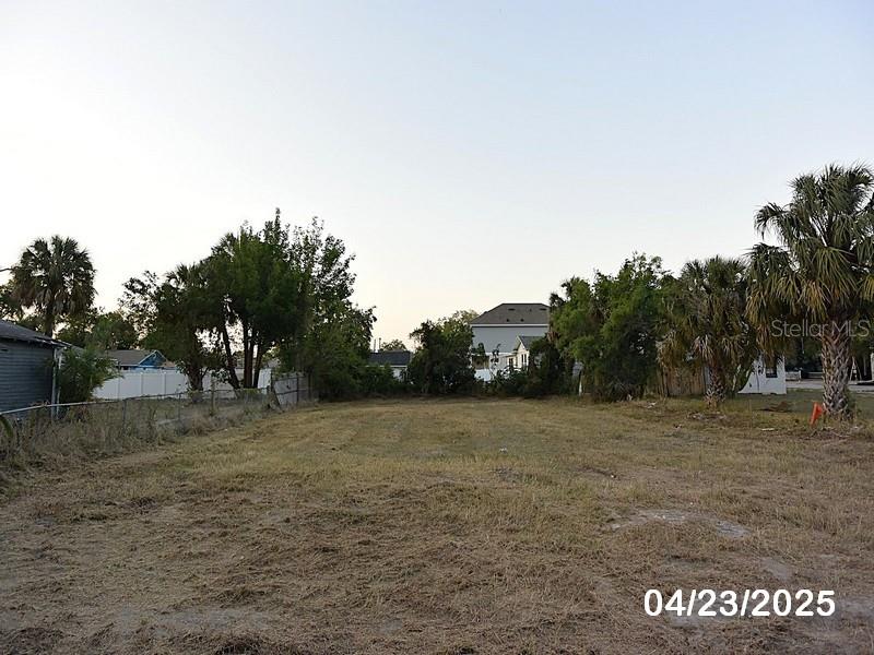Listing photo id 0 for 2105 North A Street
