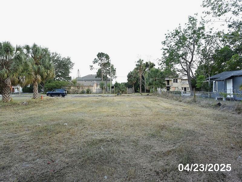 Listing photo id 5 for 2105 North A Street