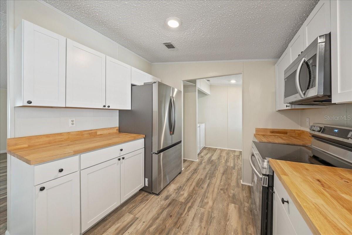 Image 11 of 33 For 14460 Diablo Drive