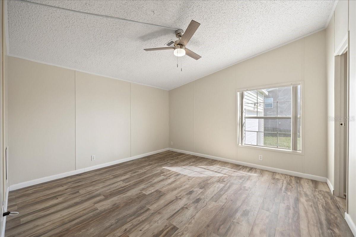 Image 17 of 33 For 14460 Diablo Drive