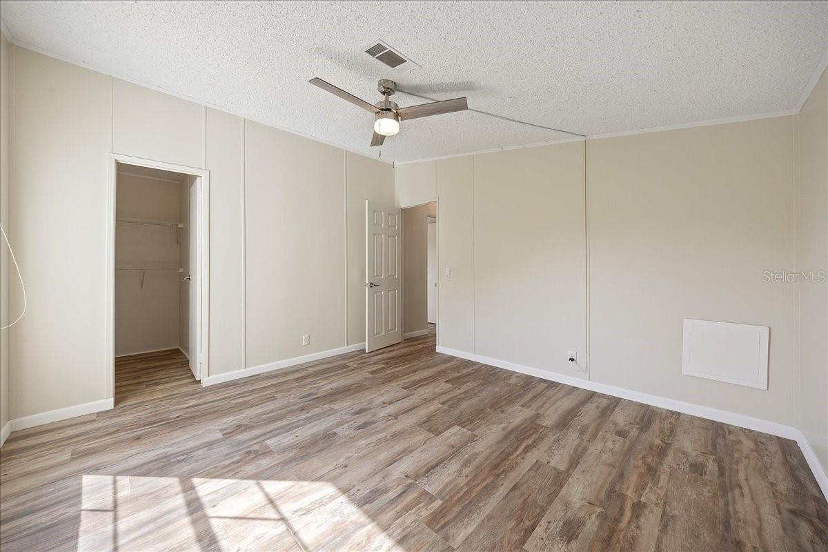 Image 18 of 33 For 14460 Diablo Drive