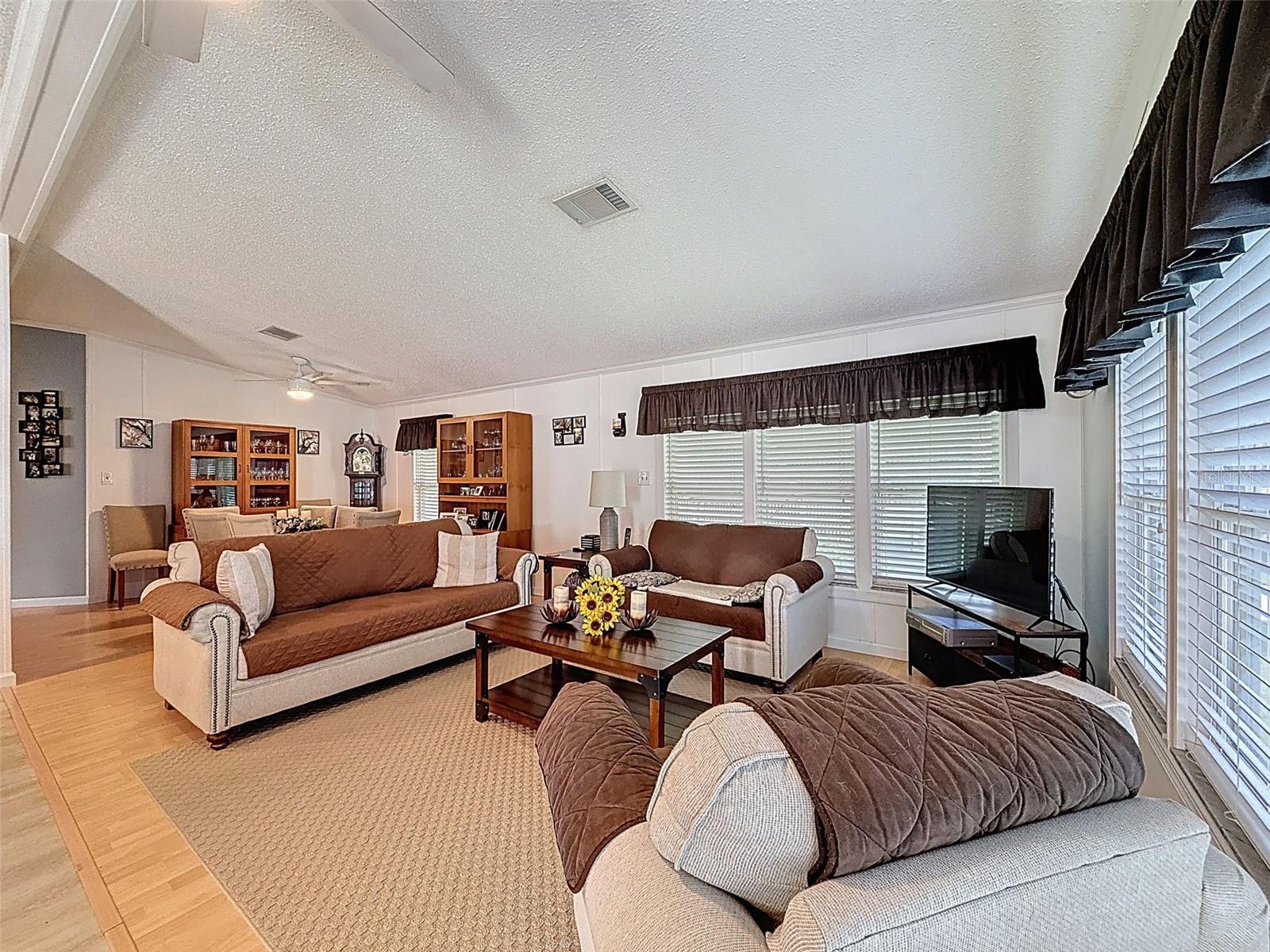 Image 11 of 59 For 7414 Morelli Avenue