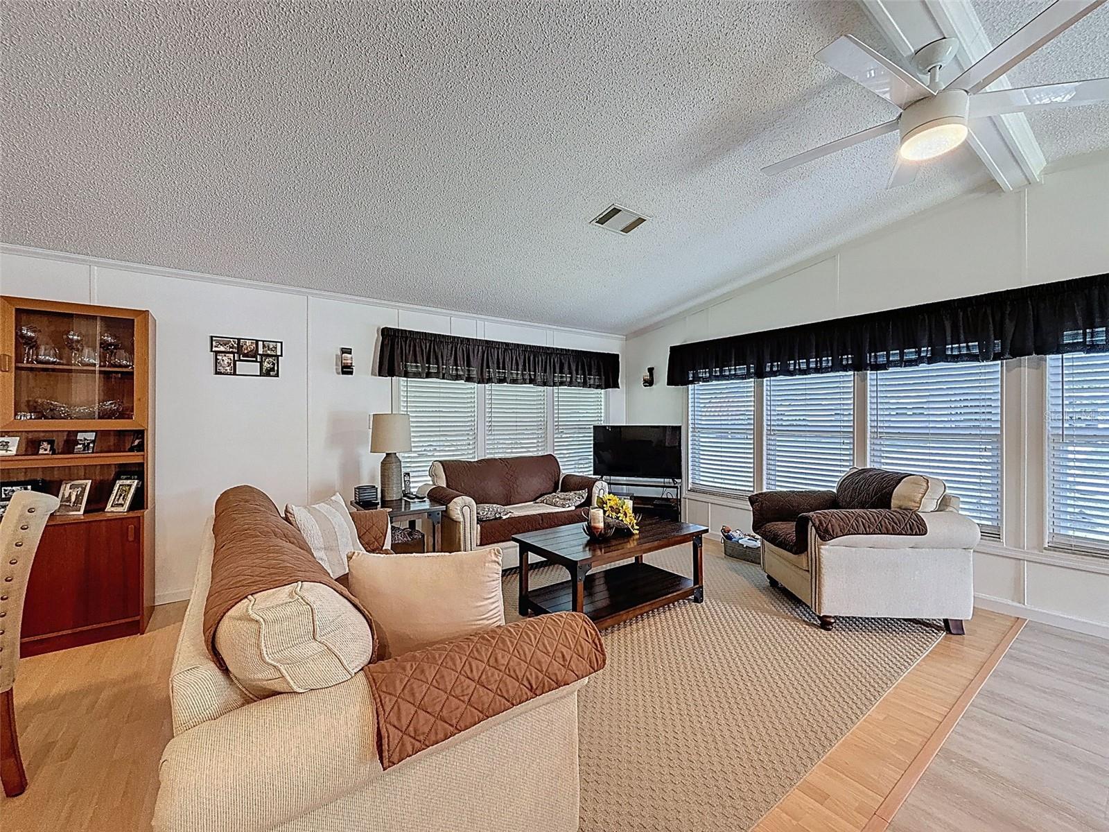 Image 13 of 59 For 7414 Morelli Avenue