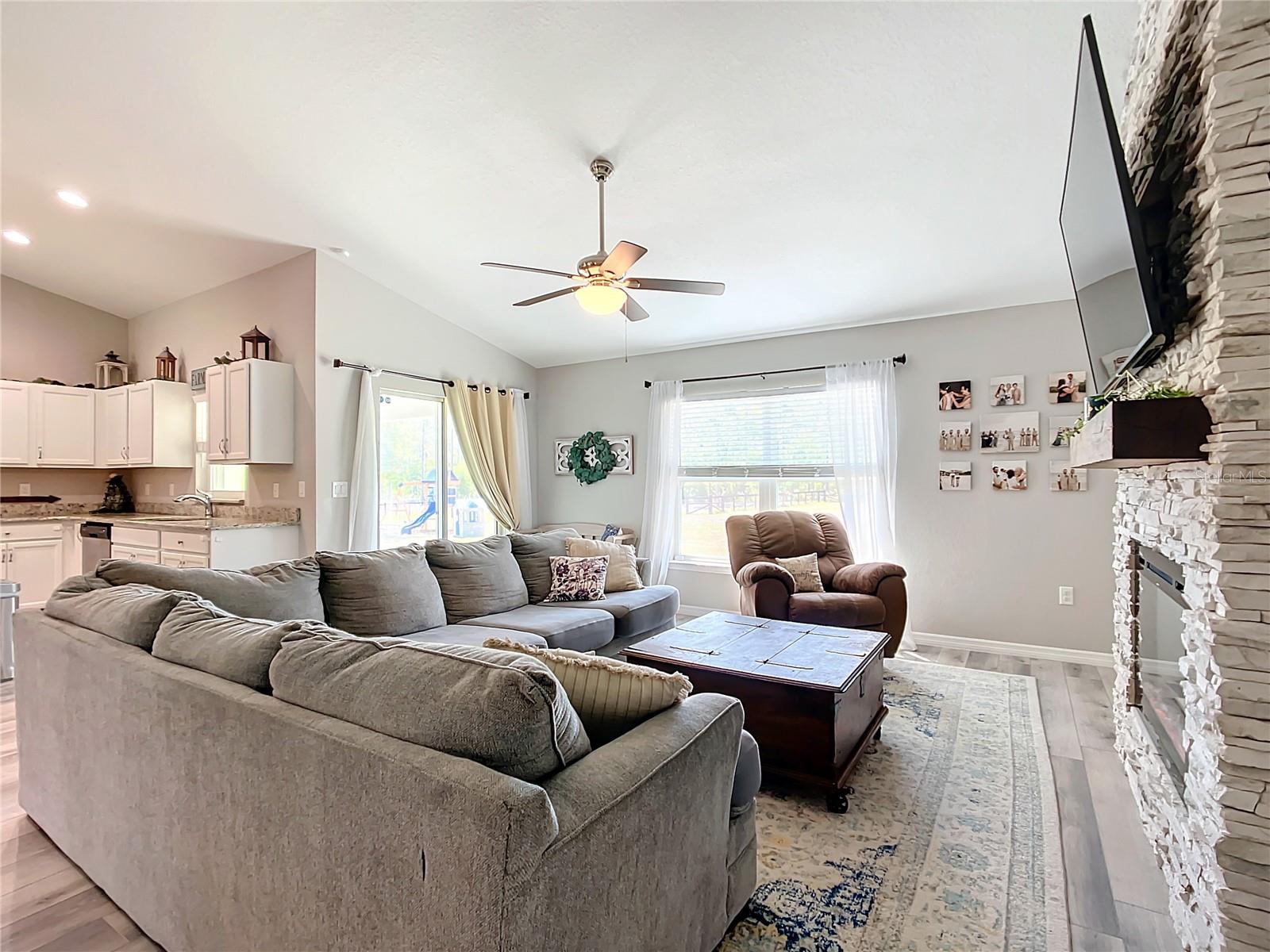 Image 11 of 38 For 12396 64th Street Road