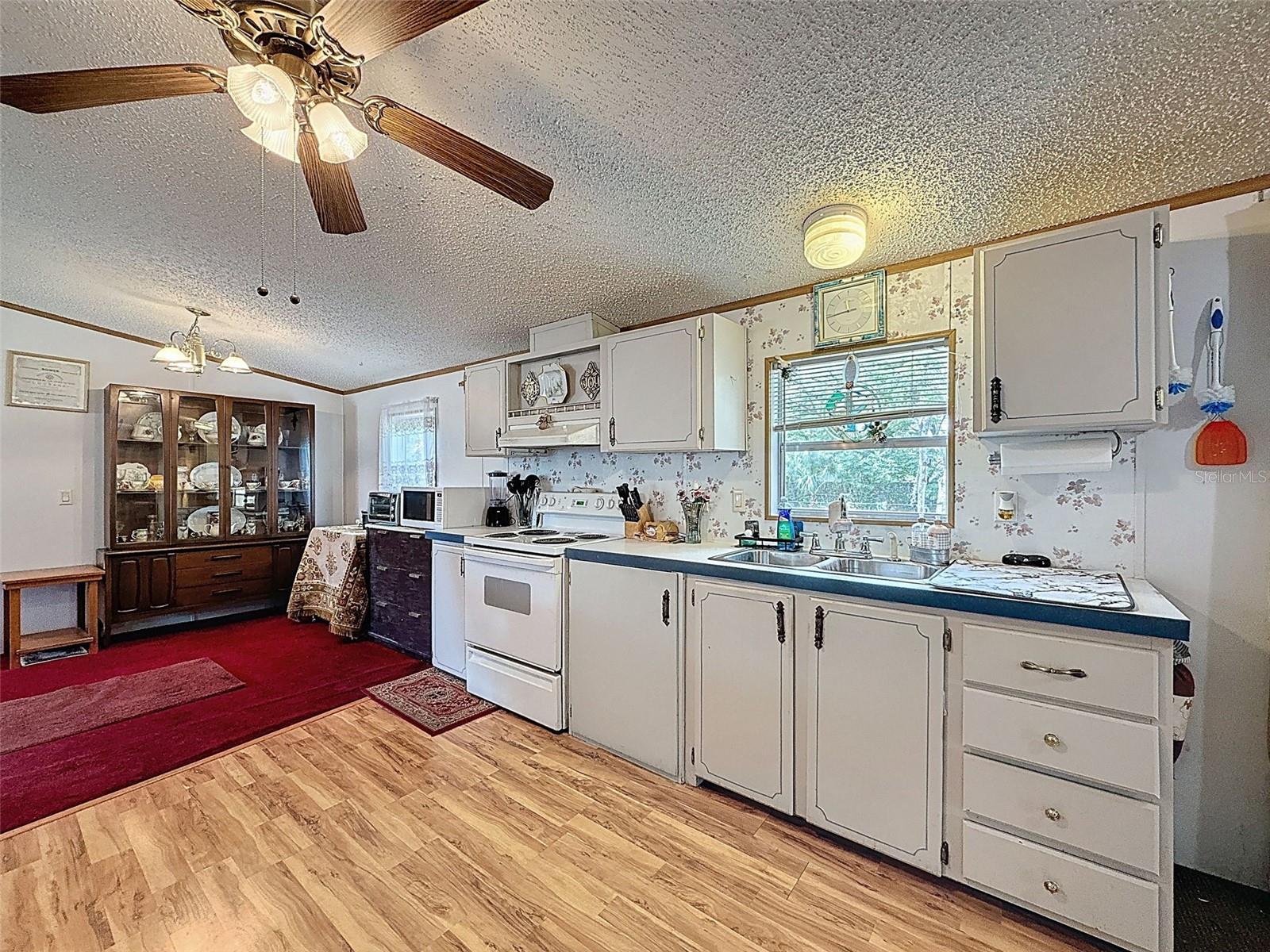 Image 14 of 53 For 9838 Fargo Dr