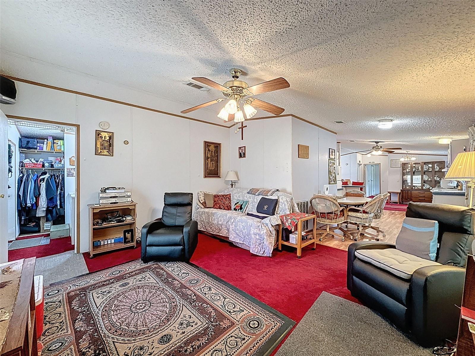 Image 17 of 53 For 9838 Fargo Dr