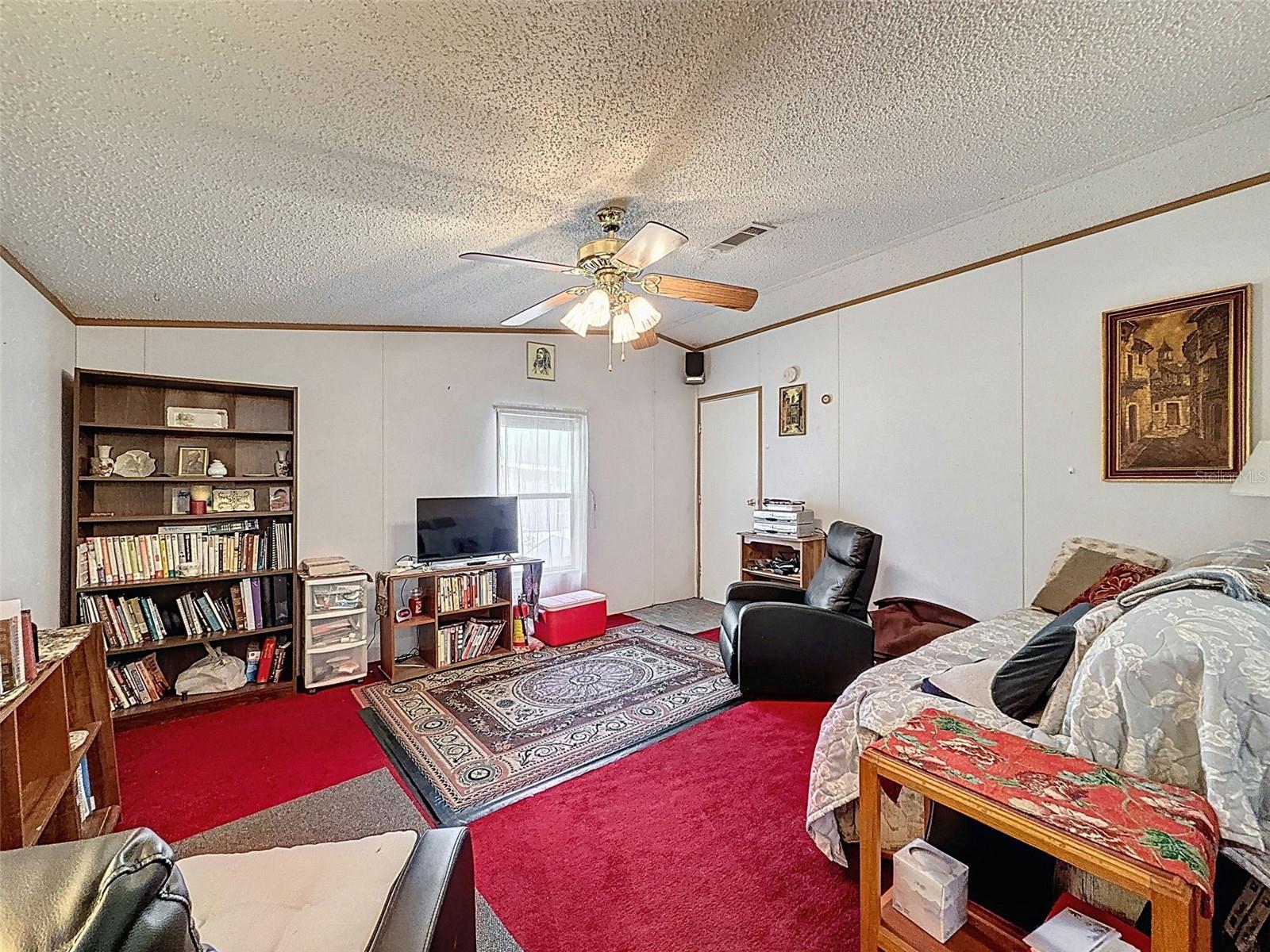 Image 18 of 53 For 9838 Fargo Dr