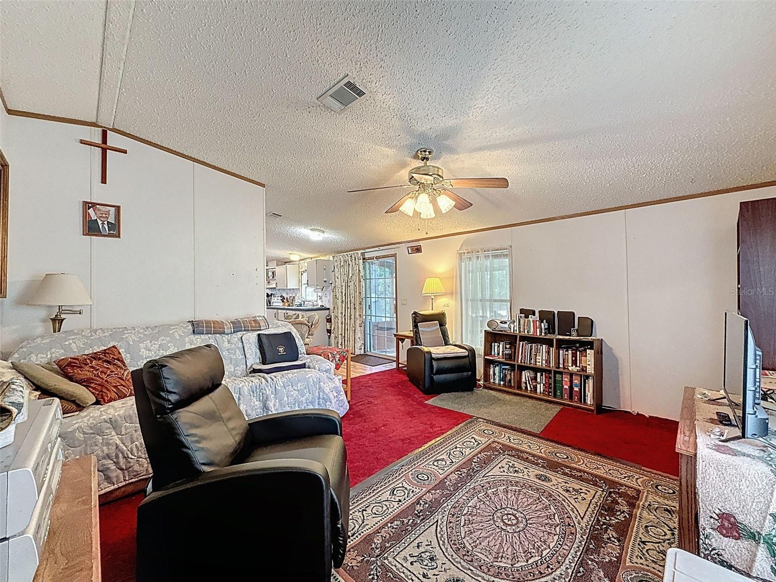 Image 19 of 53 For 9838 Fargo Dr