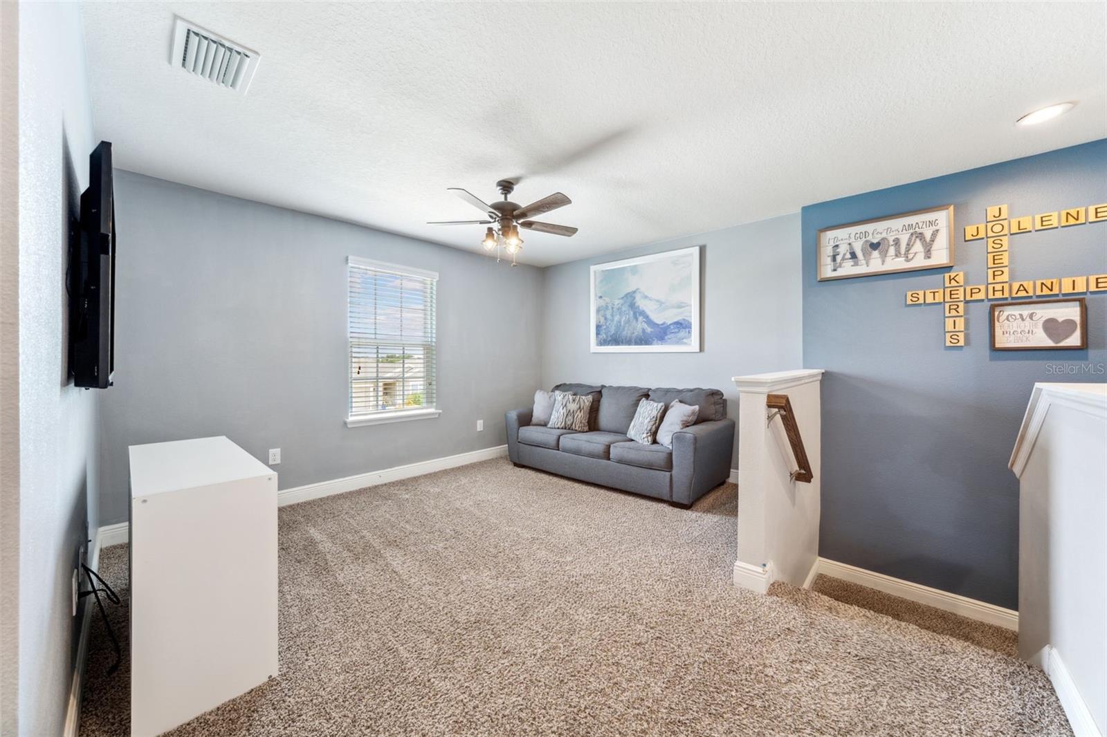 Image 19 of 56 For 18566 Hunters Meadow Walk