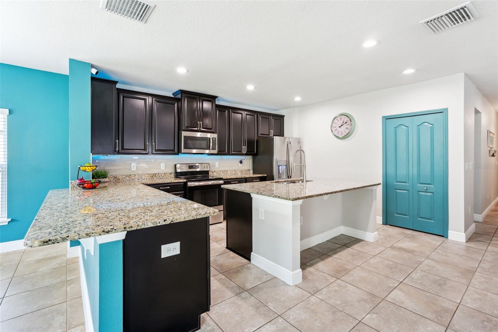 Image 4 of 56 For 18566 Hunters Meadow Walk