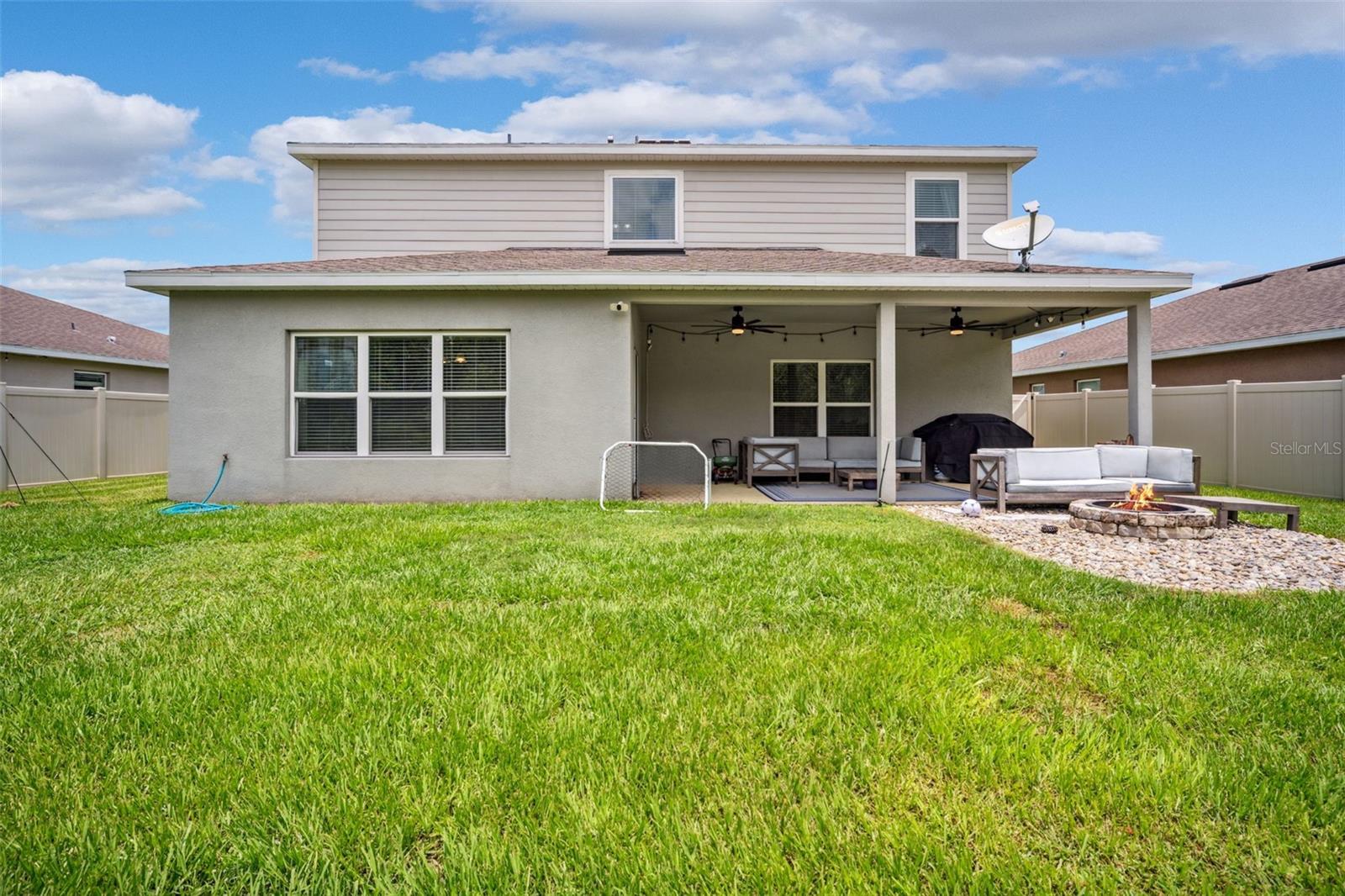 Image 40 of 56 For 18566 Hunters Meadow Walk