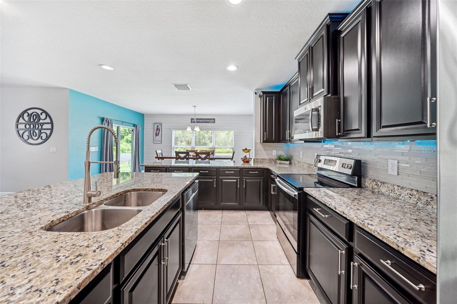 Image 5 of 56 For 18566 Hunters Meadow Walk
