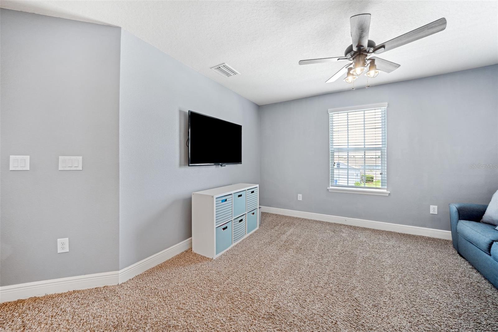 Image 6 of 56 For 18566 Hunters Meadow Walk