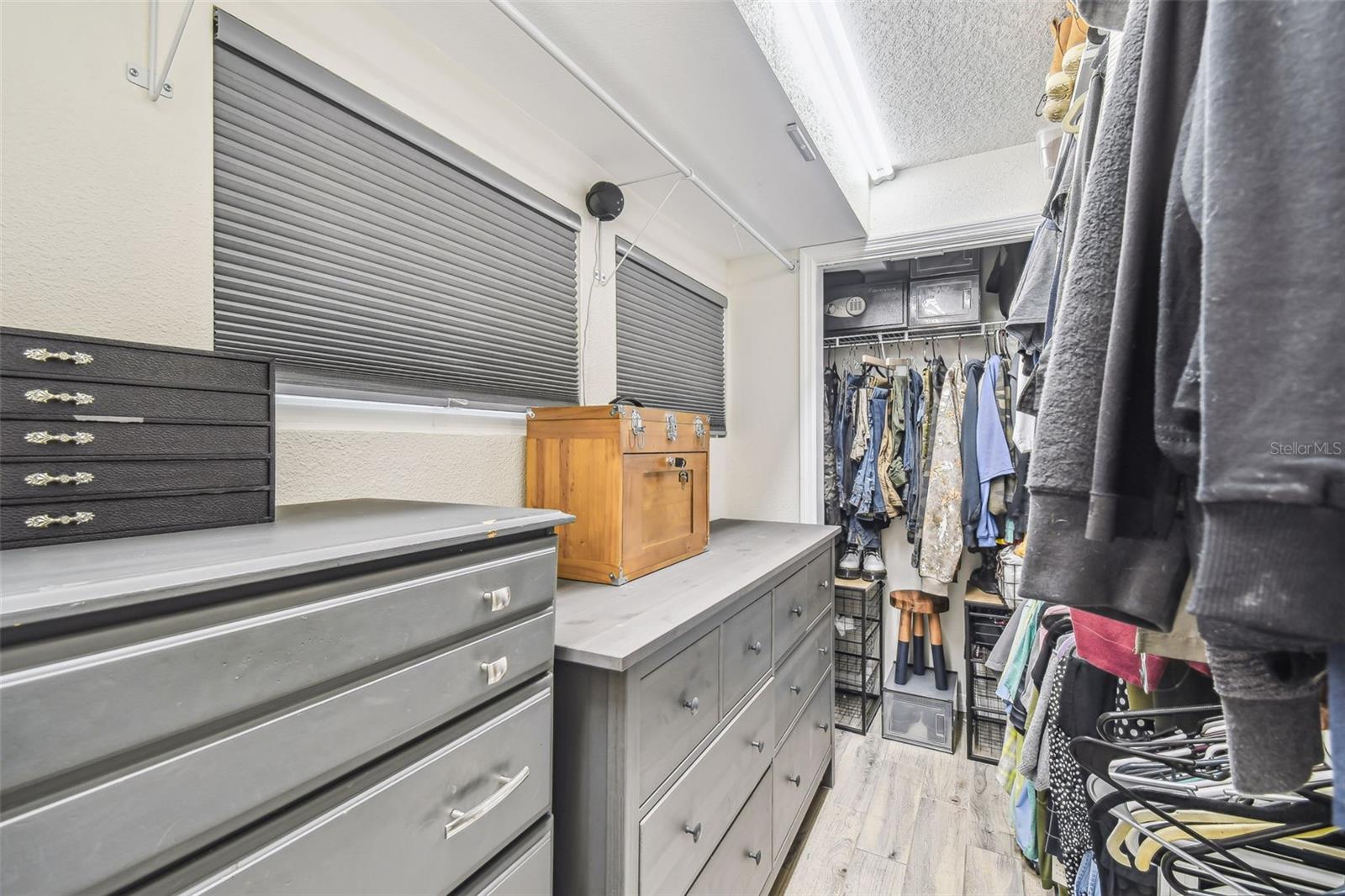 Listing photo id 9 for 7159 Straight Avenue