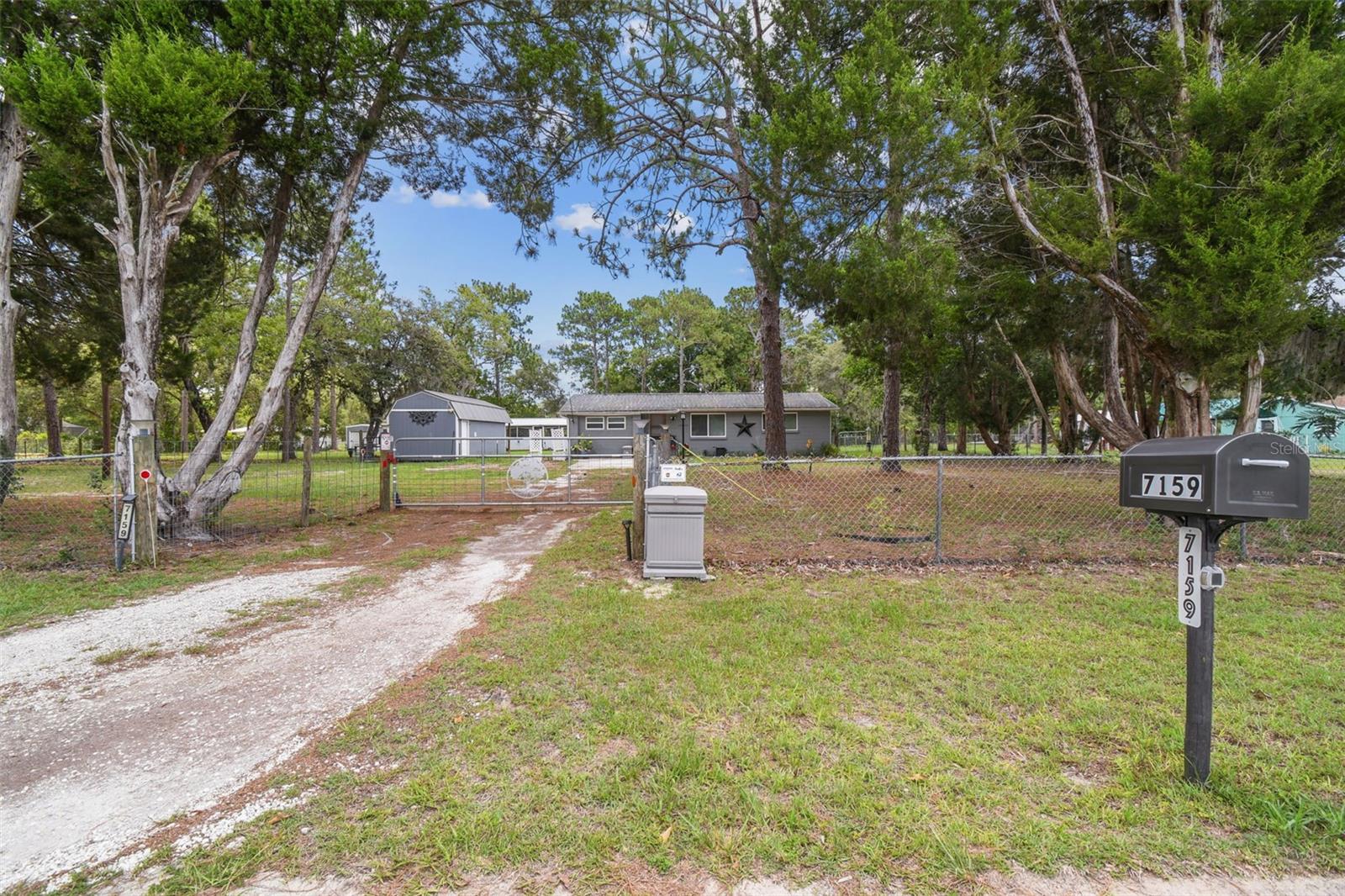 Listing photo id 0 for 7159 Straight Avenue