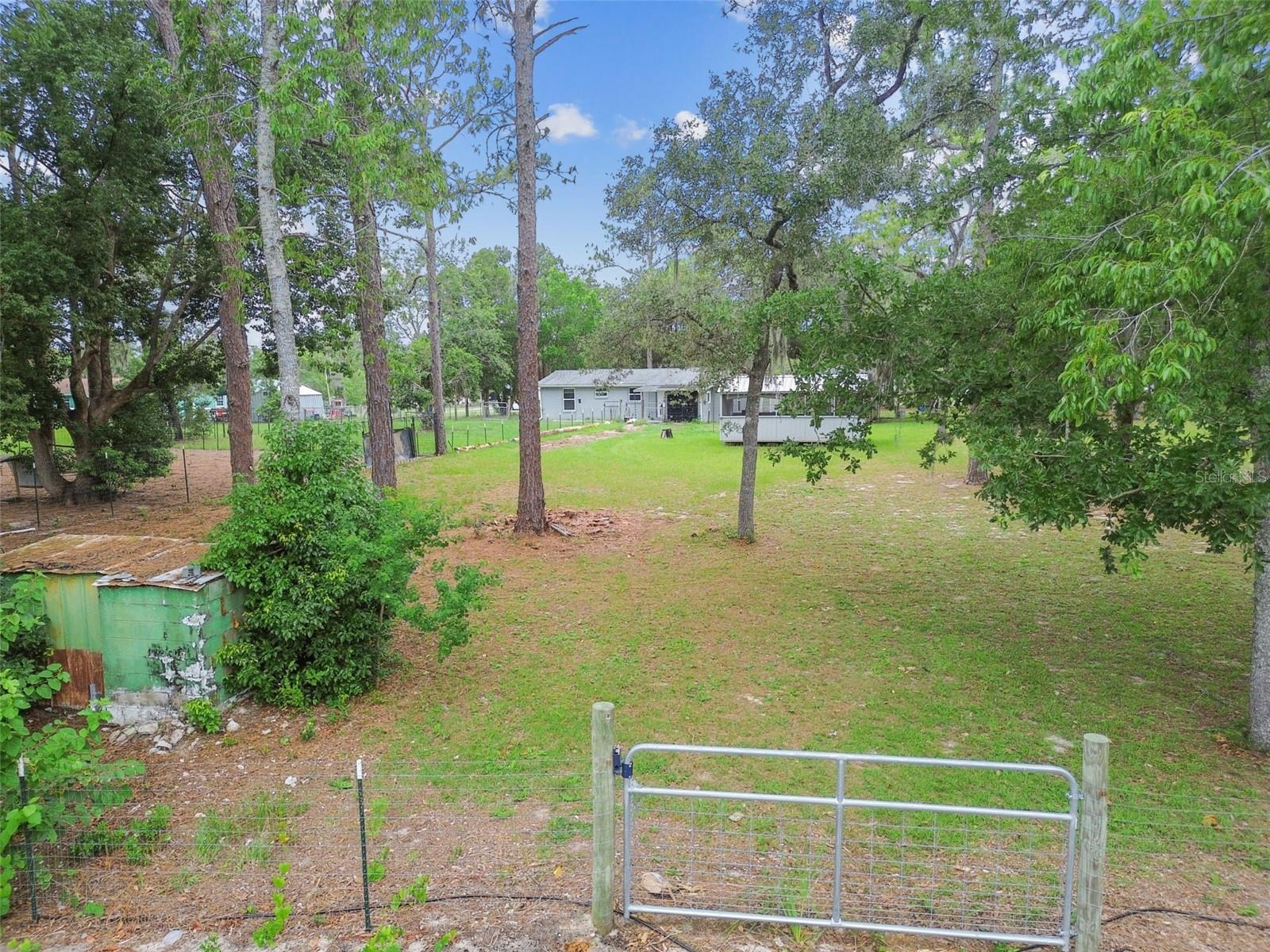 Listing photo id 33 for 7159 Straight Avenue