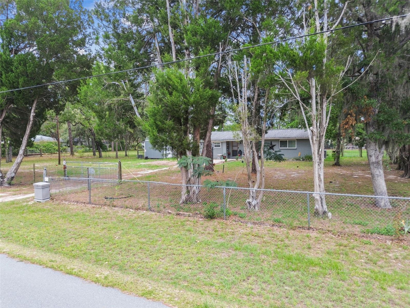 Listing photo id 38 for 7159 Straight Avenue
