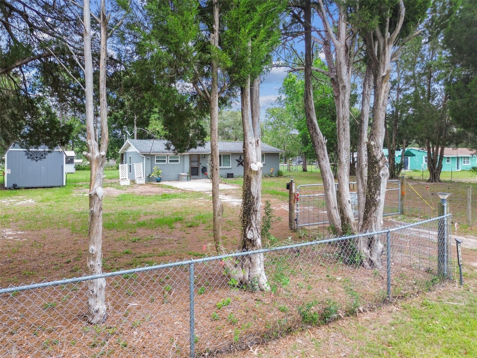 Listing photo id 40 for 7159 Straight Avenue