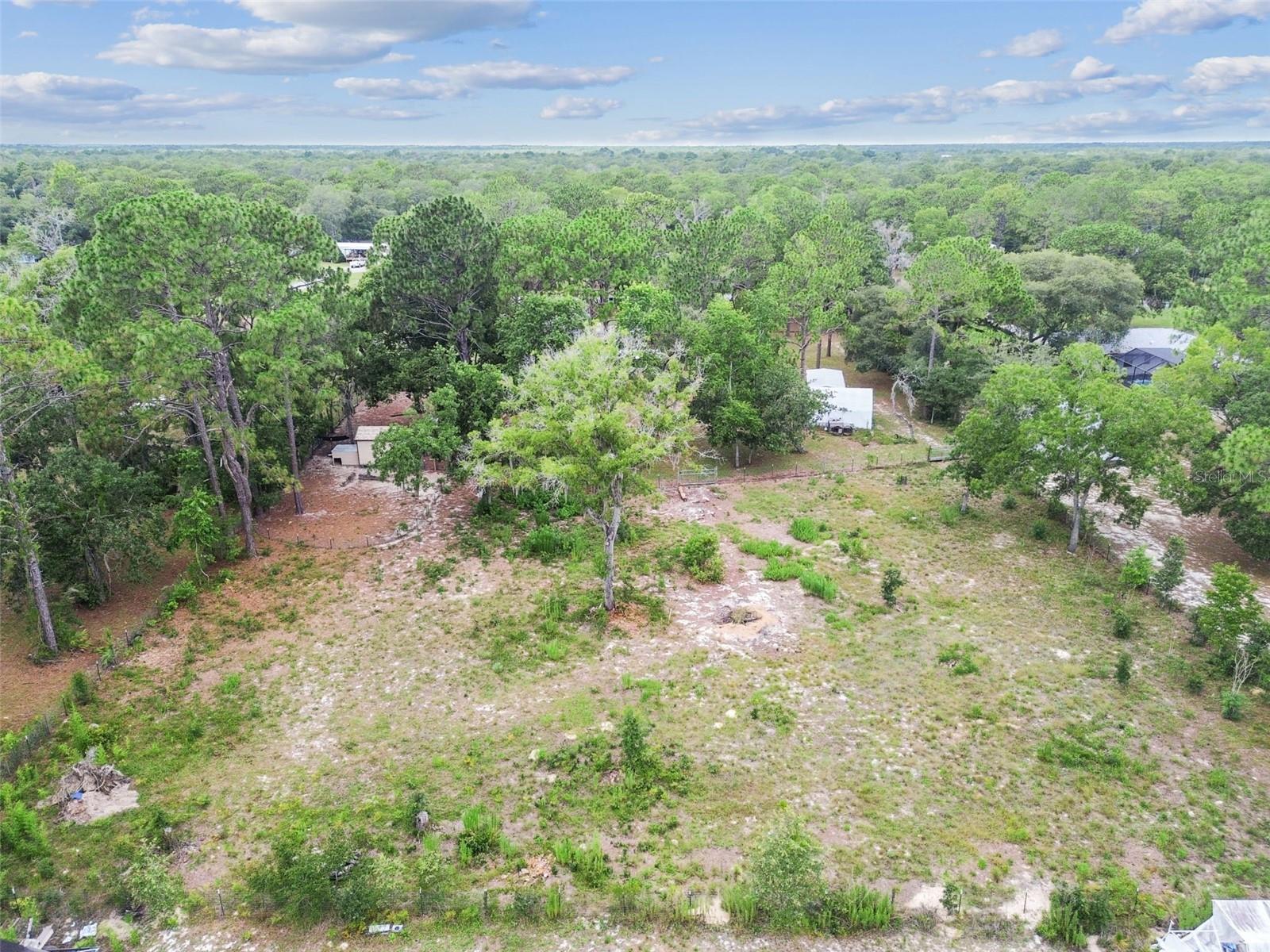 Listing photo id 43 for 7159 Straight Avenue