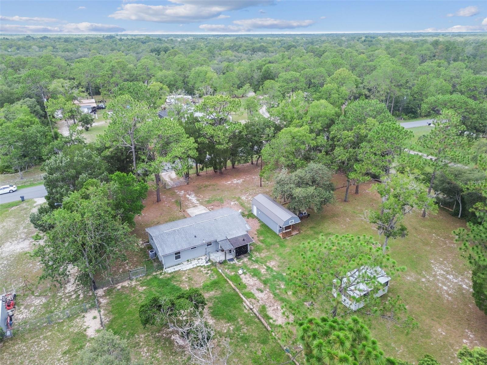 Listing photo id 47 for 7159 Straight Avenue