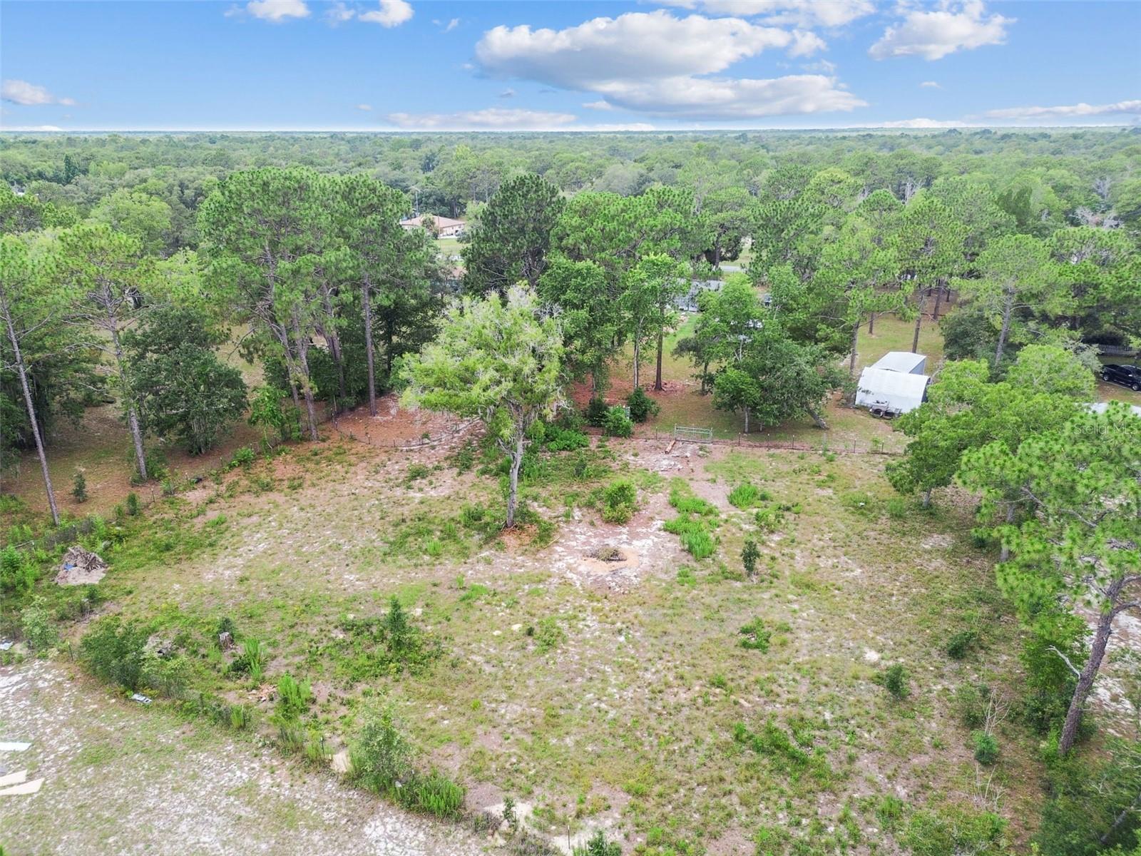 Listing photo id 52 for 7159 Straight Avenue
