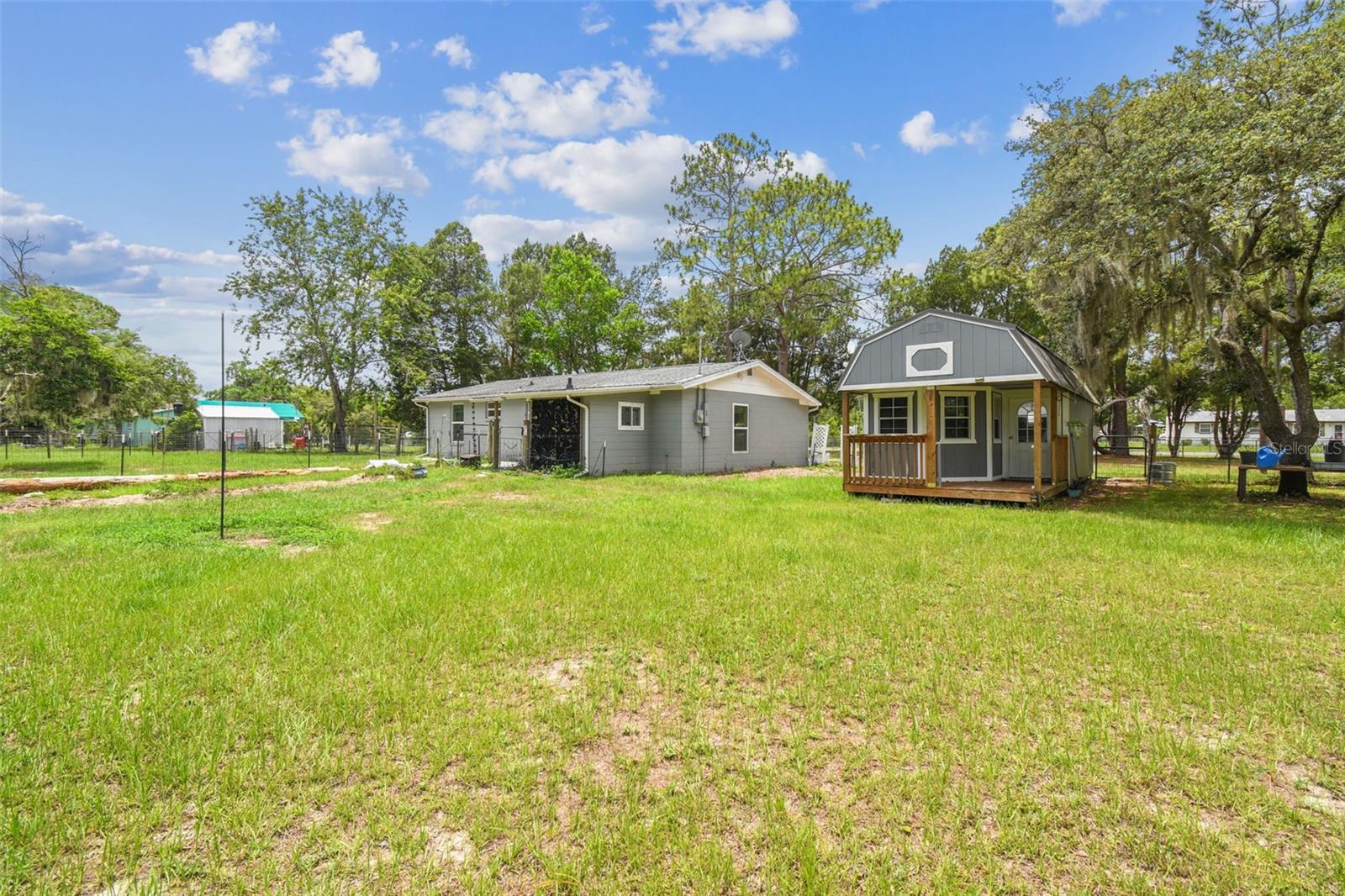 Listing photo id 69 for 7159 Straight Avenue