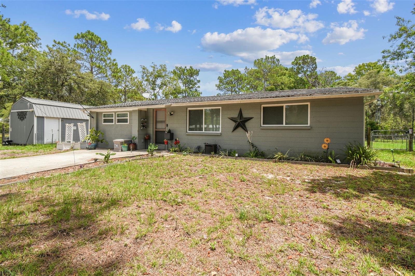 Listing photo id 73 for 7159 Straight Avenue