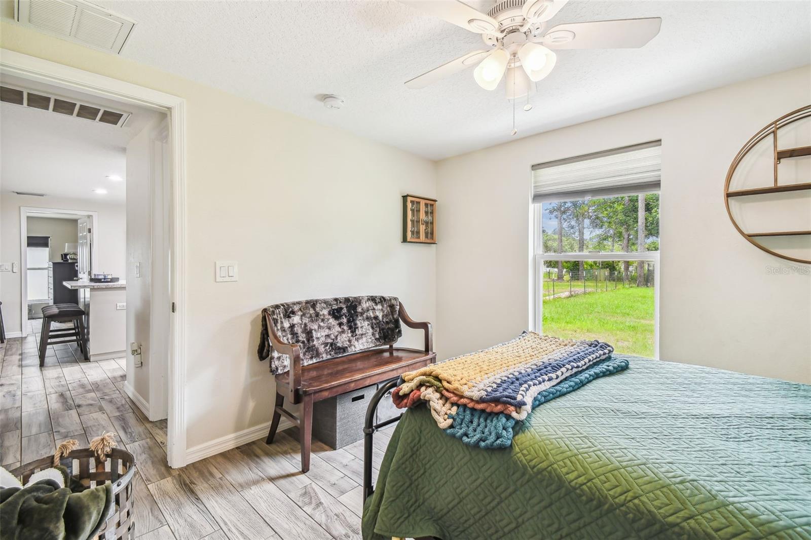 Listing photo id 6 for 7159 Straight Avenue
