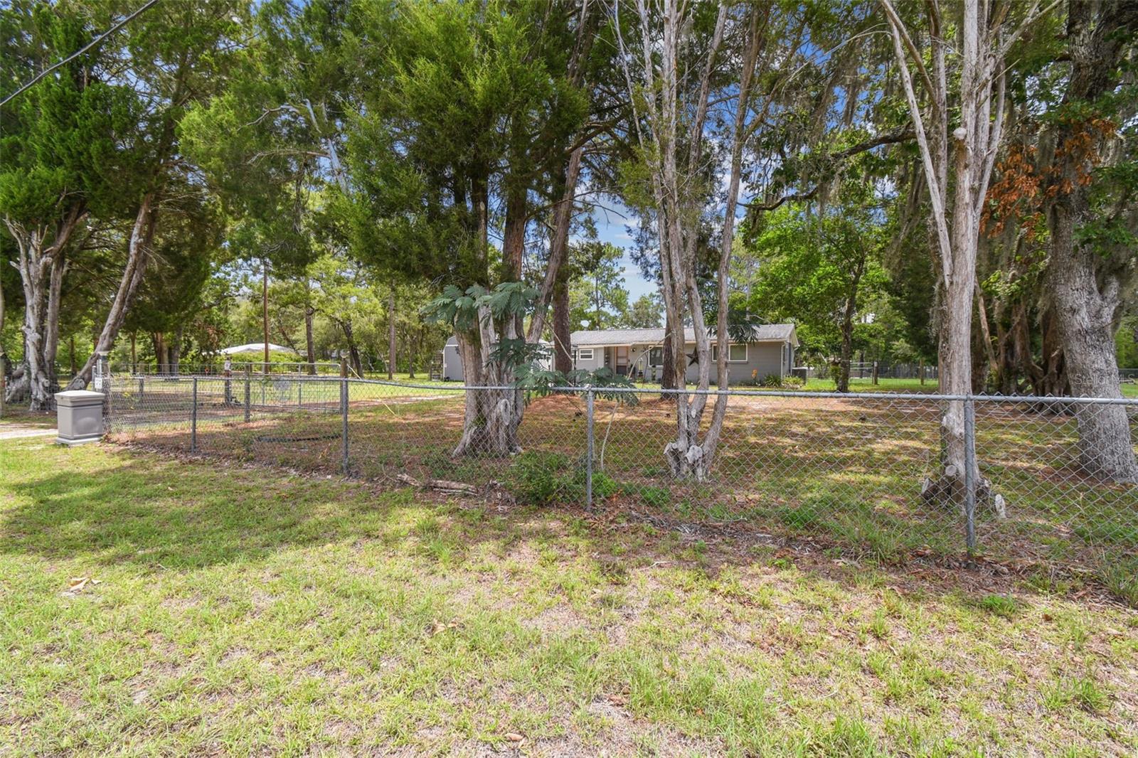 Listing photo id 78 for 7159 Straight Avenue