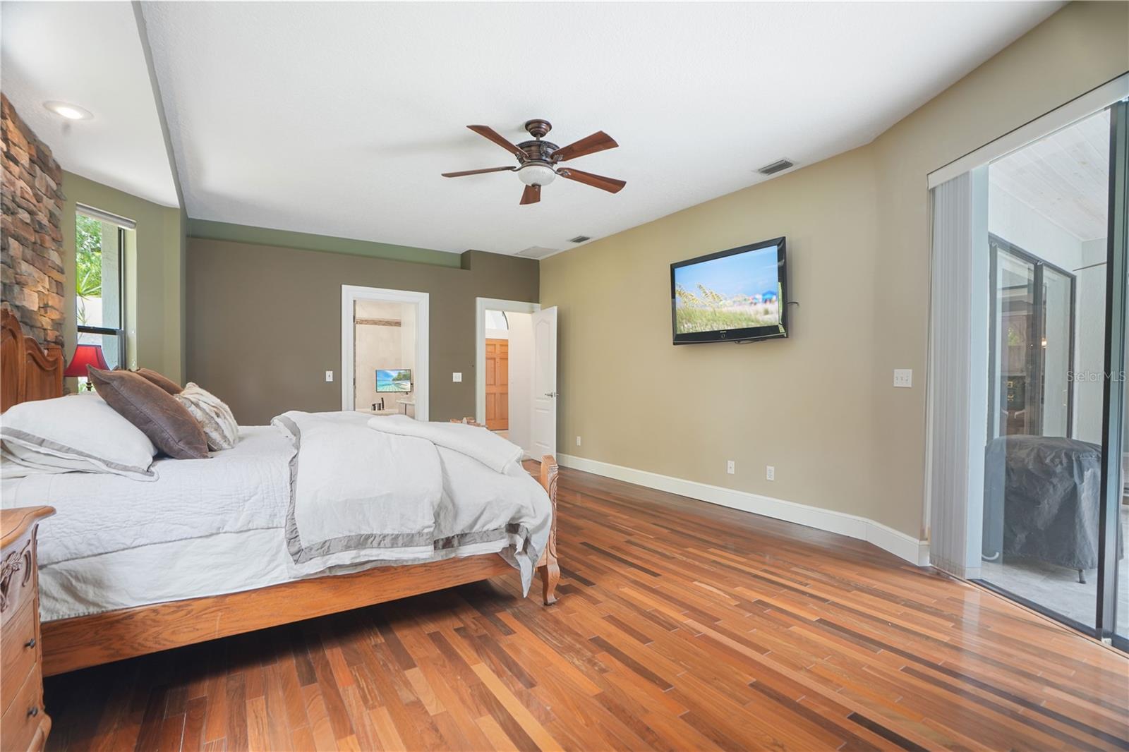 Image 17 of 94 For 8518 Quail Hollow Boulevard