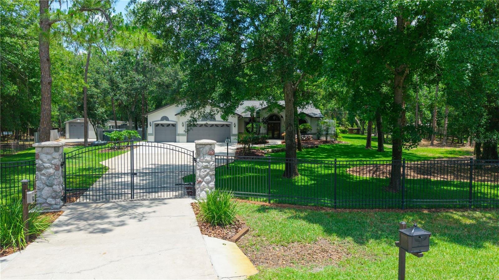 Image 4 of 94 For 8518 Quail Hollow Boulevard