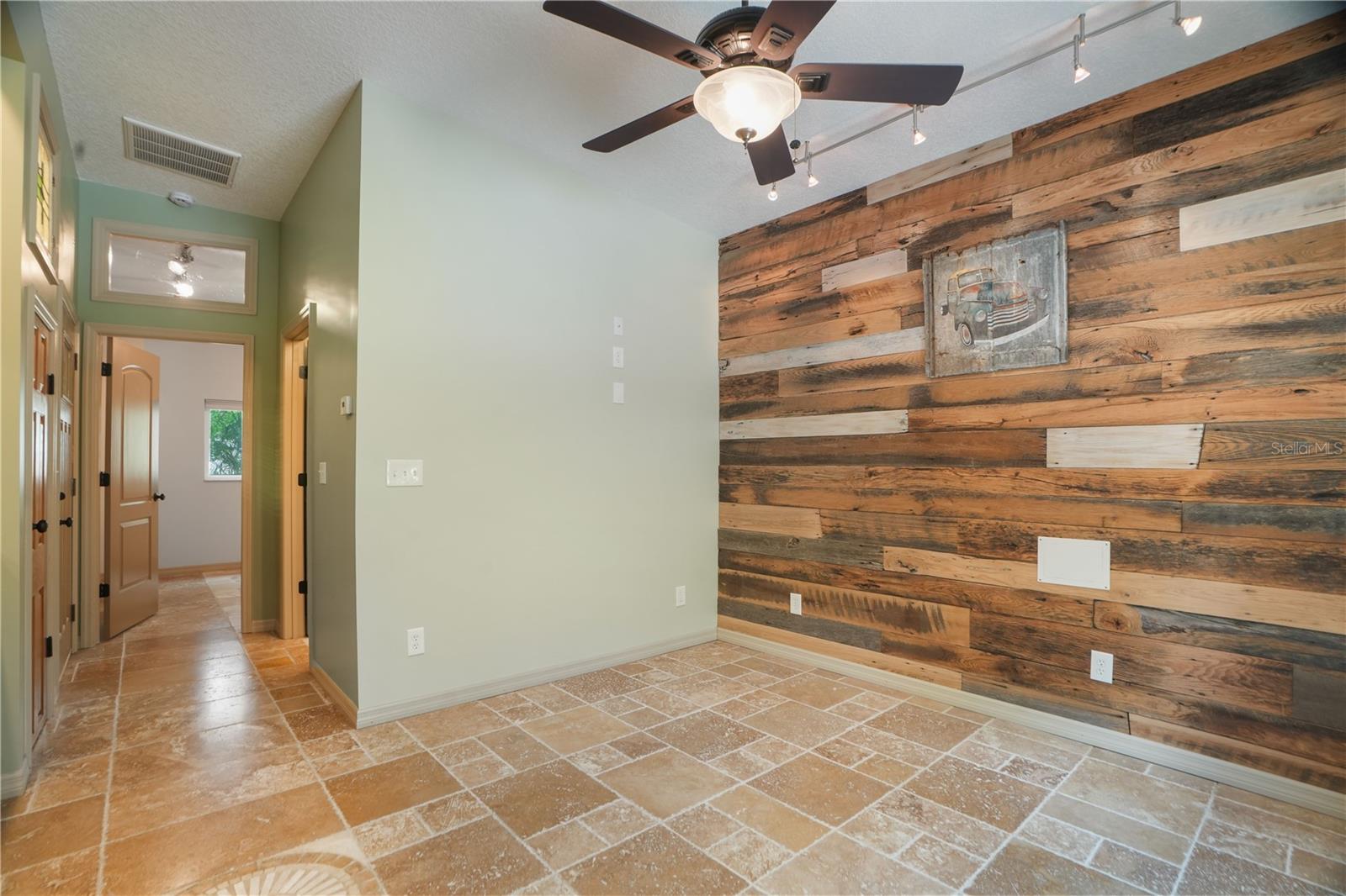 Image 76 of 94 For 8518 Quail Hollow Boulevard
