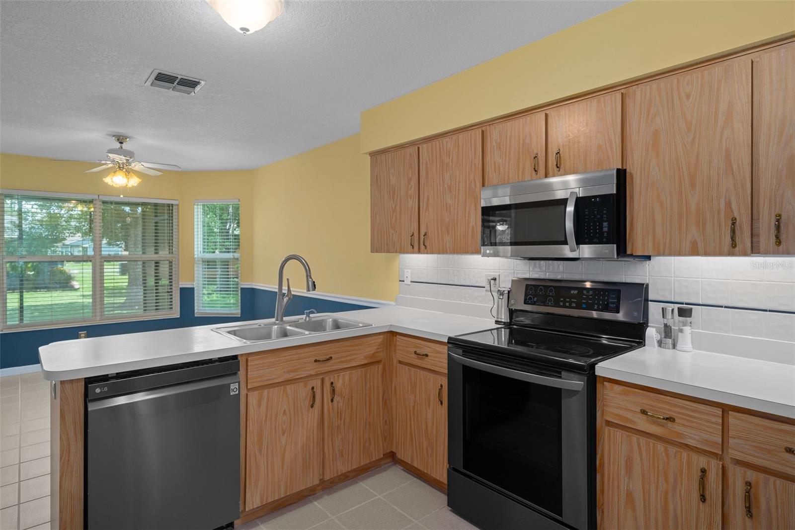 Image 21 of 56 For 35046 Smoketree Lane