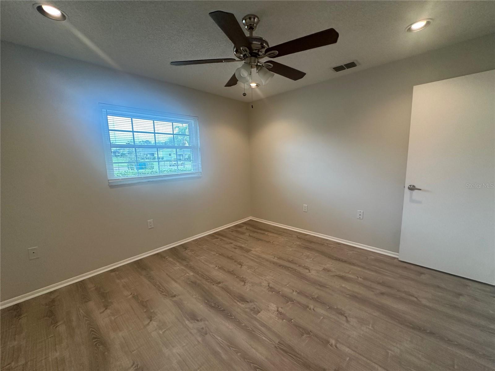 Image 17 of 38 For 12539 Dearborn Drive A