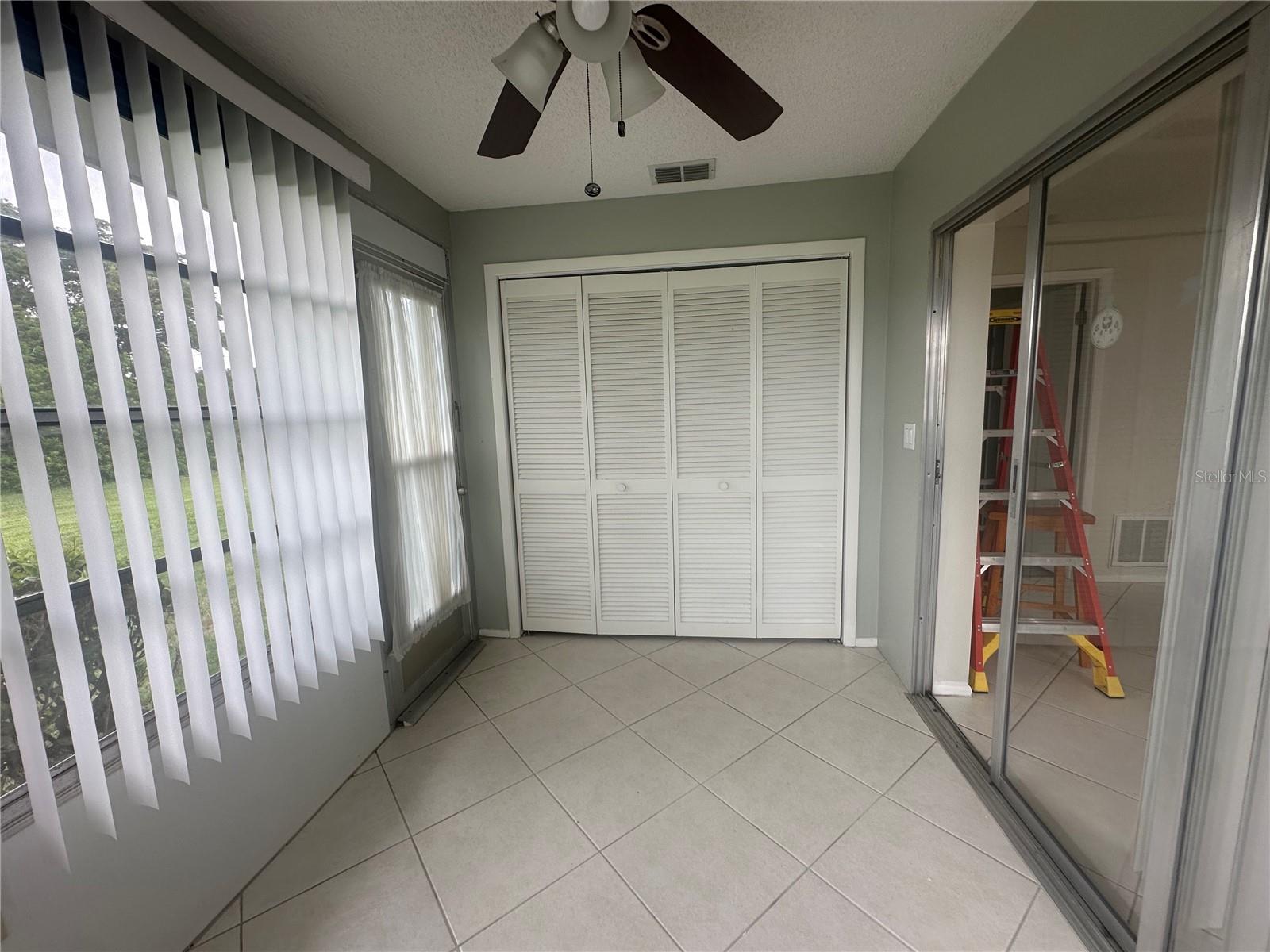 Image 22 of 38 For 12539 Dearborn Drive A