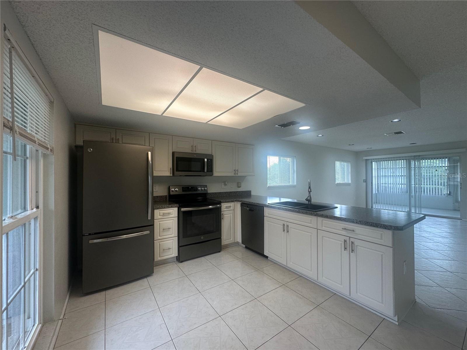 Image 7 of 38 For 12539 Dearborn Drive A